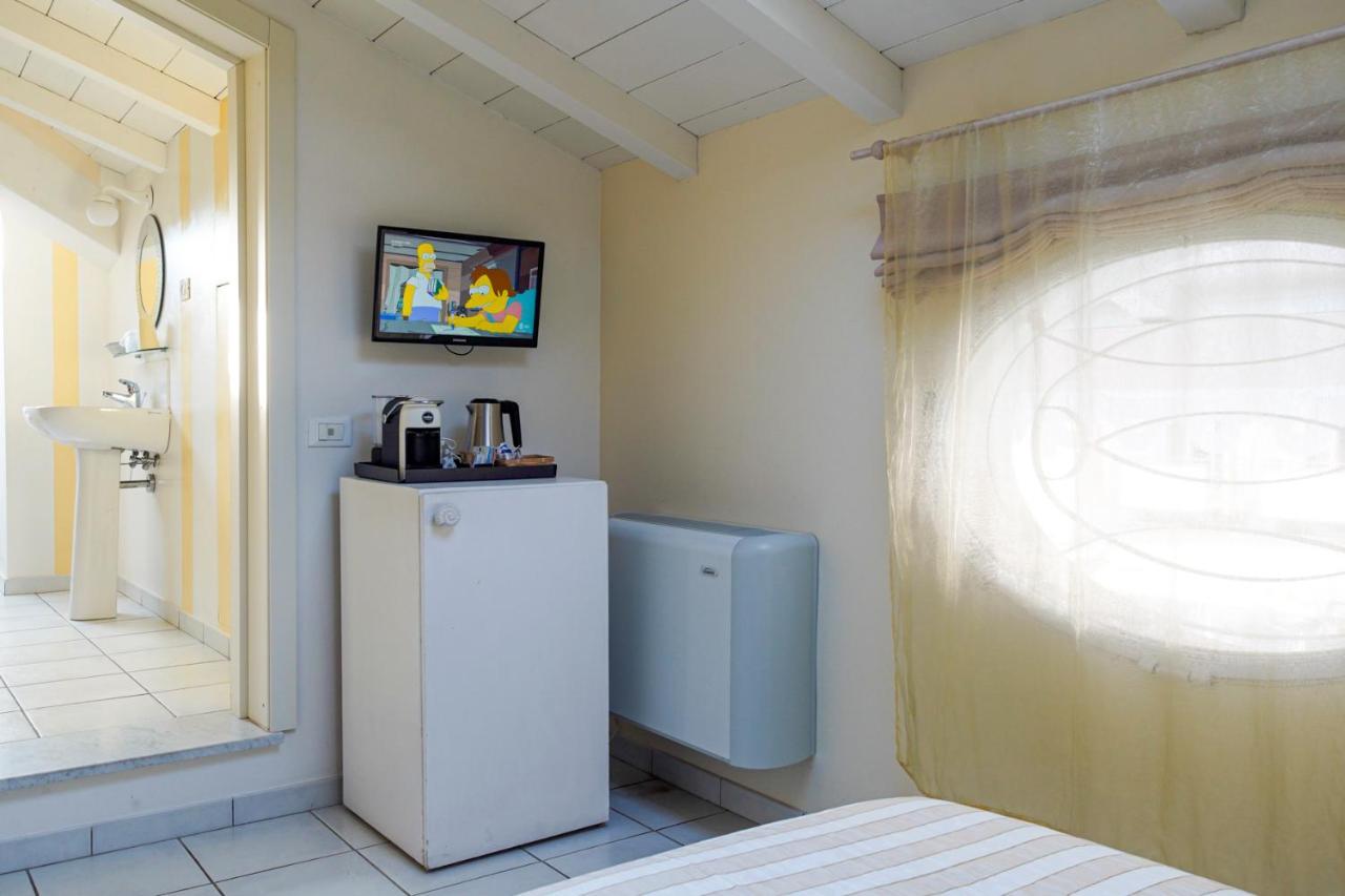 Villa Amelia Rooms Marina di Pietrasanta Buitenkant foto