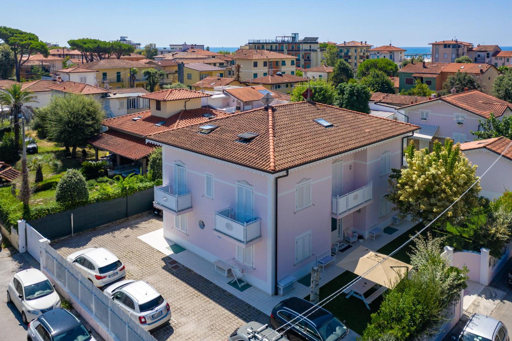 Villa Amelia Rooms Marina di Pietrasanta Buitenkant foto