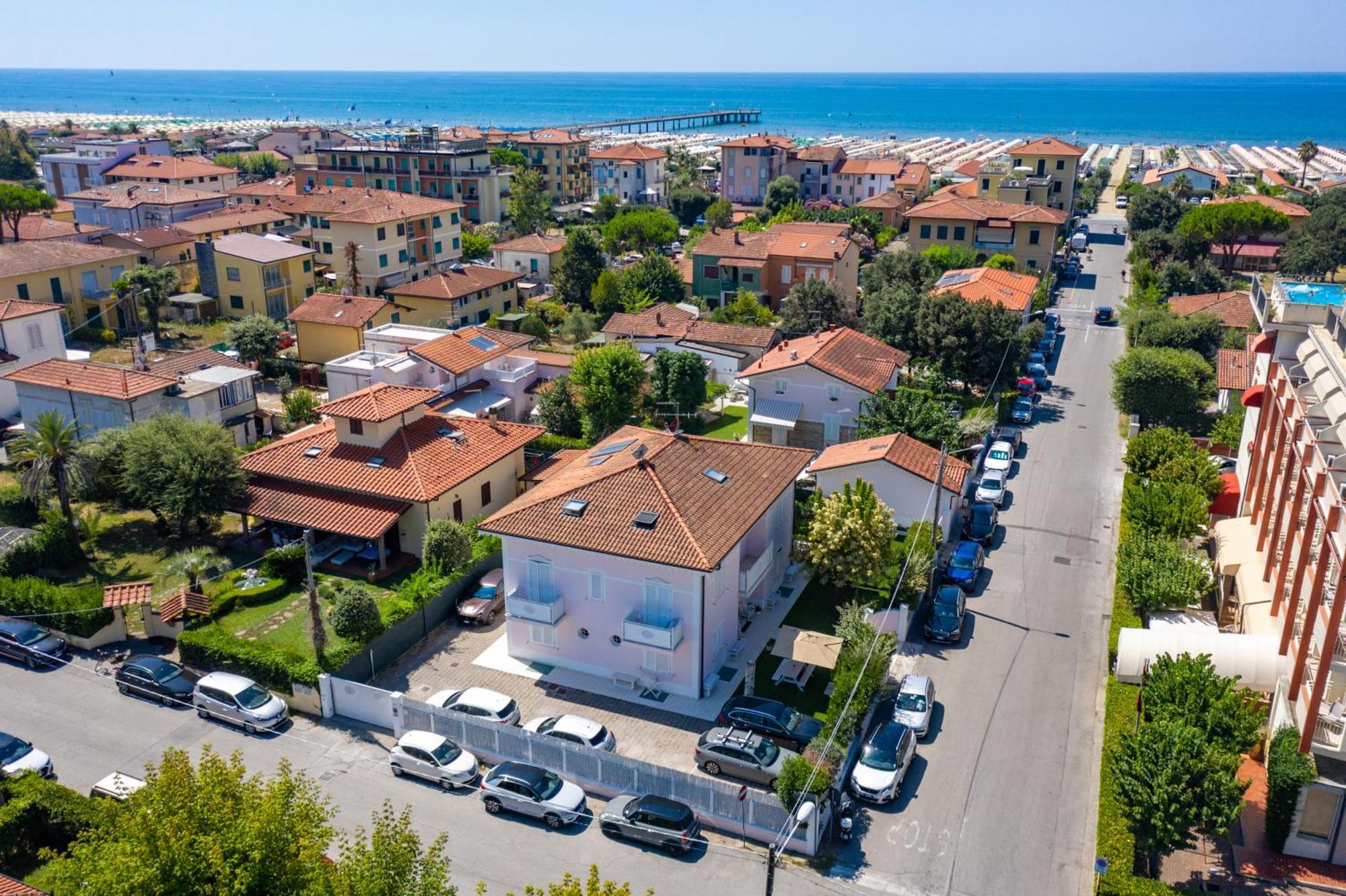 Villa Amelia Rooms Marina di Pietrasanta Buitenkant foto