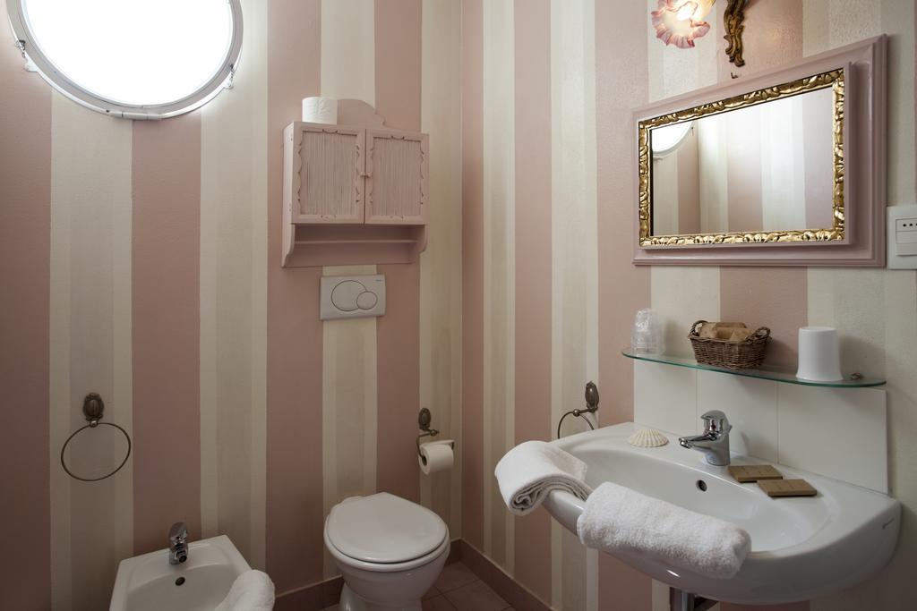 Villa Amelia Rooms Marina di Pietrasanta Buitenkant foto