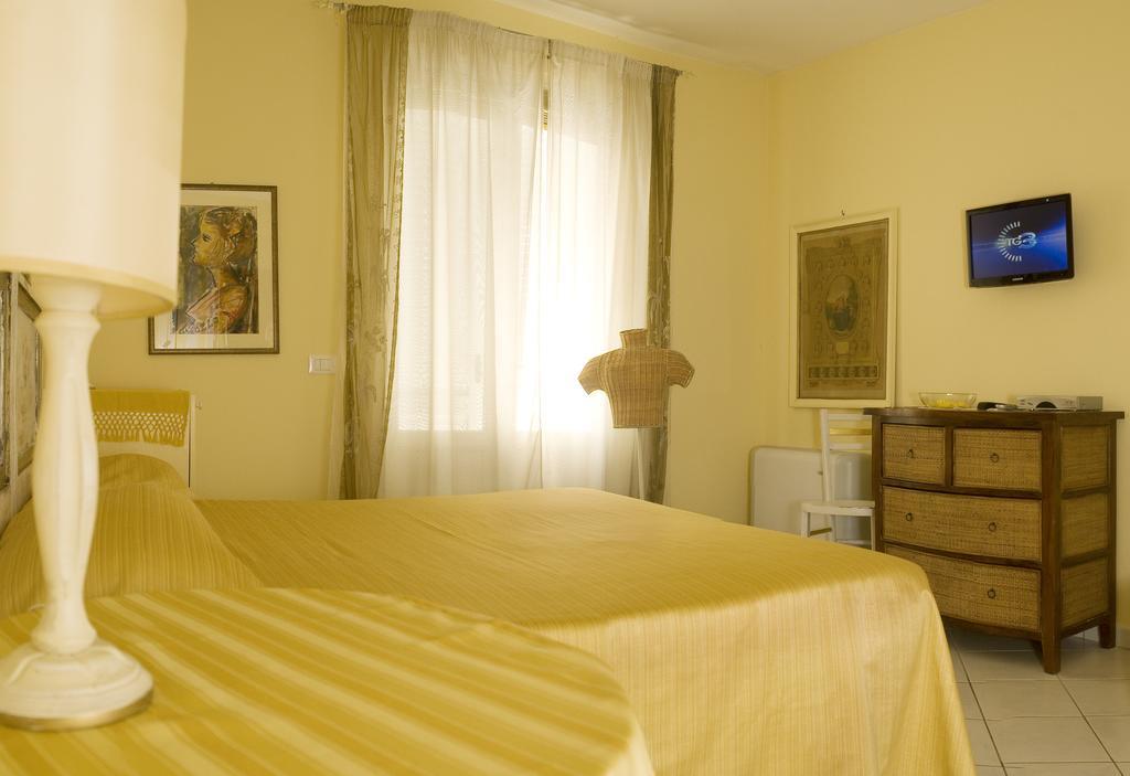 Villa Amelia Rooms Marina di Pietrasanta Buitenkant foto